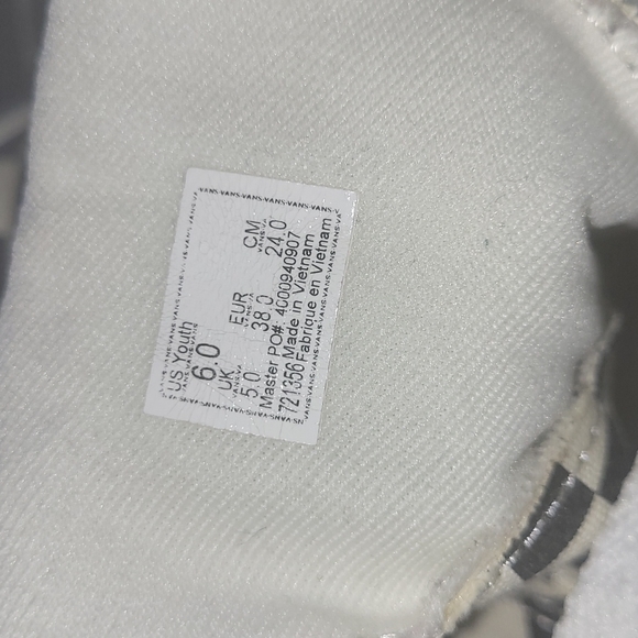 Youth Vans - Picture 5 of 6